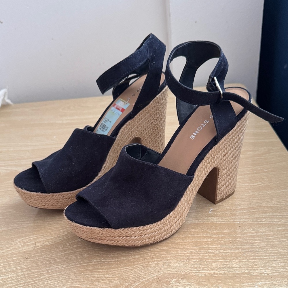 Sun + Stone Black Wedge Sandals 8,5 size